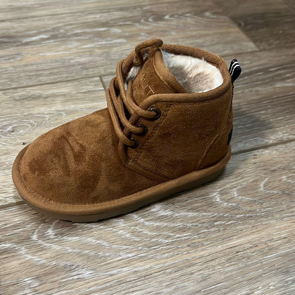 Toddler brown fur lined Nautica boots